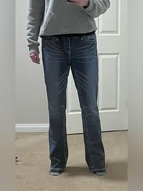 Women’s Straight Leg Jeans in Medium Blue with Side Stitch Detail
